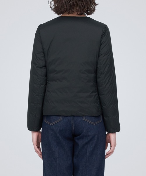 無印良品(ムジルシリョウヒン)の「軽量ダウンノーカラージャケット(帯電防止裏地)(ダウンジャケット/コート・レディース・ボルドー/カーキ系5/ライトベージュ/ブラック・L/XXL/M/XS/XL/S)」の7枚目の写真