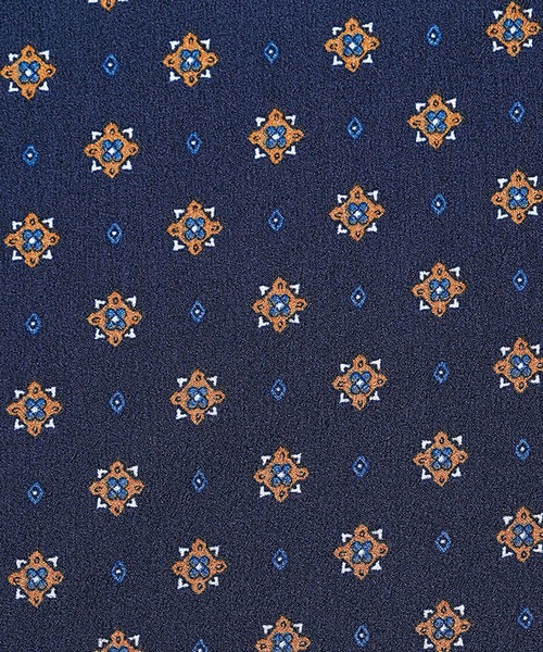 BELLUNA（ベルーナ）の「ピンタックデザイン小紋柄ブラウス（シャツ/ブラウス・レディース・ネイビー系/アイボリー系/ターコイズブルー系・X-LARGE/LARGE/MEDIUM）」の7枚目の写真