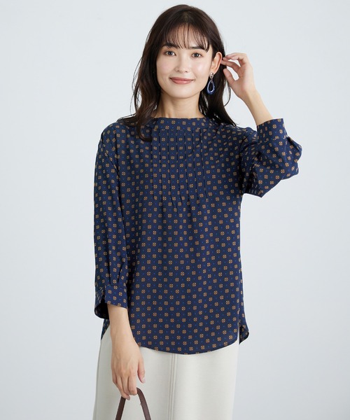 BELLUNA（ベルーナ）の「ピンタックデザイン小紋柄ブラウス（シャツ/ブラウス・レディース・ネイビー系/アイボリー系/ターコイズブルー系・X-LARGE/LARGE/MEDIUM）」の19枚目の写真