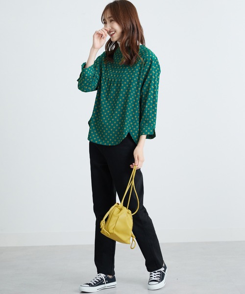 BELLUNA（ベルーナ）の「ピンタックデザイン小紋柄ブラウス（シャツ/ブラウス・レディース・ネイビー系/アイボリー系/ターコイズブルー系・X-LARGE/LARGE/MEDIUM）」の12枚目の写真