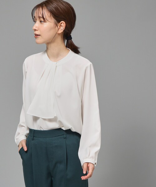 SHOO・LA・RUE(シューラルー)の「◆【通勤/デイリー/セレモニーにも】ラッフル2WAYブラウス【CIRCRIC】(シャツ/ブラウス・レディース・ホワイト系6/グレー系8/ブラック系5・04/01/02/05/03)」の2枚目の写真