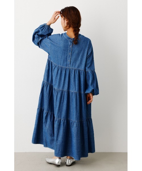 RODEO CROWNS WIDE BOWL(ロデオクラウンズワイドボウル)の「2WAY DENIM ティアードワンピース(ワンピース・レディース・オフホワイト/ブラック/ブルー・FREE)」の21枚目の写真