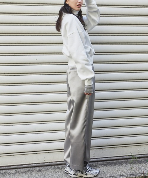 Auntie Rosa Holiday（アンティローザホリデー）の「サテンワイドスラックスパンツ / サイズ展開あり（スラックス・レディース・ブラック/シルバー・MEDIUM/SMALL）」の19枚目の写真