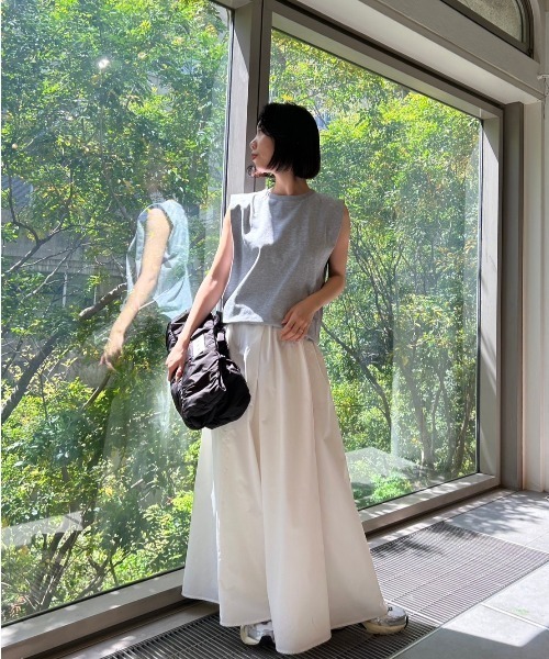 emmi(エミ)の「【emmi atelier】コンパクトスクエアトップス(Tシャツ/カットソー・レディース・グレー/ブラック/ホワイト/オレンジ・FREE)」の15枚目の写真