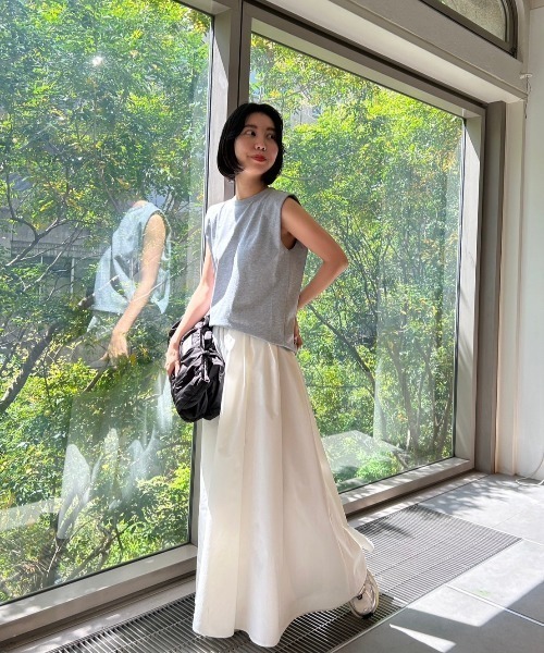 emmi(エミ)の「【emmi atelier】コンパクトスクエアトップス(Tシャツ/カットソー・レディース・グレー/ブラック/ホワイト/オレンジ・FREE)」の16枚目の写真