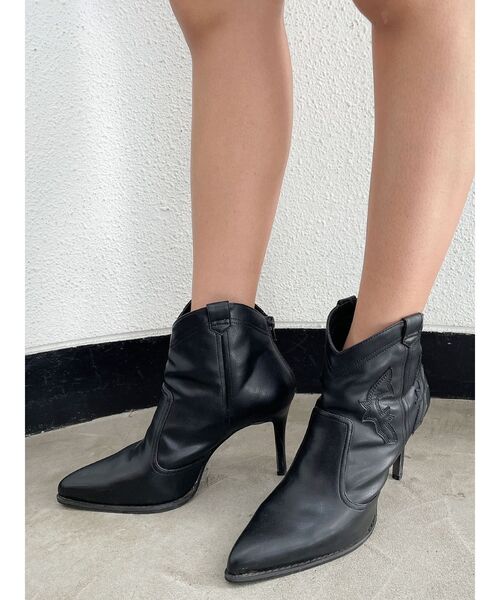 GYDA（ジェイダ）の「WESTERNショートブーツ（ブーツ・レディース・ベージュ/ブラック・MEDIUM/LARGE/SMALL）」の4枚目の写真