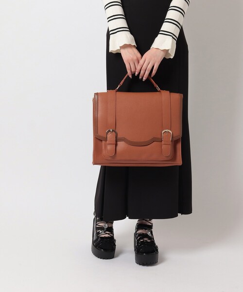 Ober Tashe（オーバータッシェ）の「スカラップサッチェル（バックパック/リュック・レディース・ブラック/ダークブラウン/キャメル・FREE）」の16枚目の写真