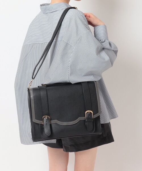 Ober Tashe（オーバータッシェ）の「スカラップサッチェル（バックパック/リュック・レディース・ブラック/ダークブラウン/キャメル・FREE）」の2枚目の写真