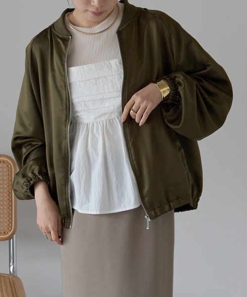 Fizz（フィズ）の「サテンライクオーバーサイズブルゾン（ブルゾン・レディース・ブラック/ピンク/ベージュ/ホワイト/カーキ/チャコール/アイボリー・M/FREE）」の6枚目の写真