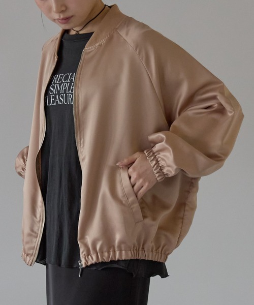 Fizz（フィズ）の「サテンライクオーバーサイズブルゾン（ブルゾン・レディース・ブラック/ピンク/ベージュ/ホワイト/カーキ/チャコール/アイボリー・M/FREE）」の18枚目の写真