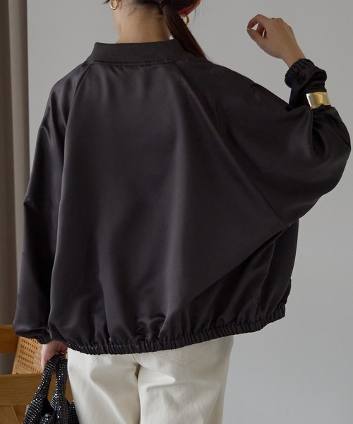 Fizz（フィズ）の「サテンライクオーバーサイズブルゾン（ブルゾン・レディース・ブラック/ピンク/ベージュ/ホワイト/カーキ/チャコール/アイボリー・M/FREE）」の11枚目の写真