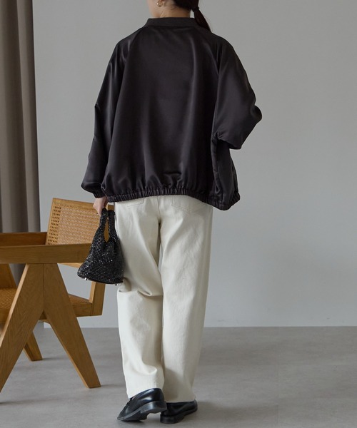 Fizz（フィズ）の「サテンライクオーバーサイズブルゾン（ブルゾン・レディース・ブラック/ピンク/ベージュ/ホワイト/カーキ/チャコール/アイボリー・M/FREE）」の8枚目の写真