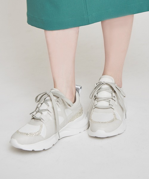 31 Sons de mode（トランテアン　ソン　ドゥ　モード）の「グリッタースニーカー（スニーカー・レディース・オフホワイト/グレー・L/S/M）」の2枚目の写真