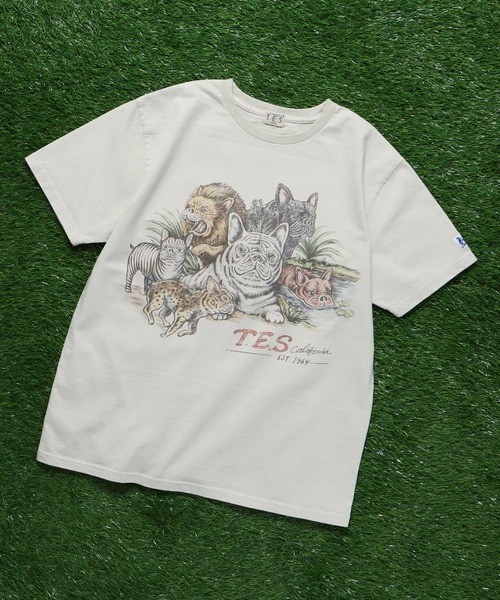 The Endless Summer(エンドレスサマー)の「TES BUHI SAFARI PARK T-SHIRT / Tシャツ(Tシャツ/カットソー・メンズ・サンドベージュ/グリーン系その他3/ホワイト/ピンク系その他・SMALL/MEDIUM/LARGE/X-LARGE)」の3枚目の写真