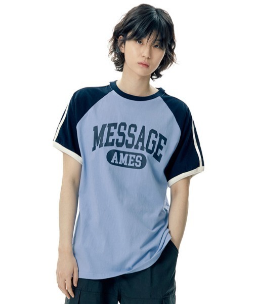 .KOM（ドットコム）の「A'GEM/9 × .kom 『AMES WORLDWIDE/アメスワールドワイド』 LINE TAPE RAGLAN RINGER TEE/テープラグランTシャツ（Tシャツ/カットソー・メンズ・ホワイト/チャコールグレー/ブルー・M/S）」の3枚目の写真