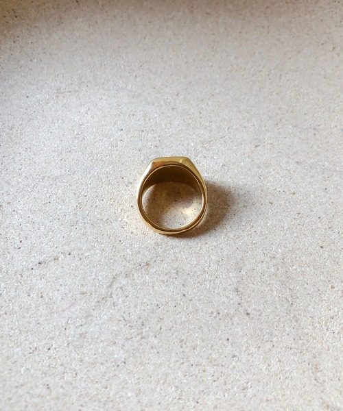 TUWAKRIM（トゥワクリム）の「【TUWAKRIM】スクエアリング（リング・レディース・オフホワイト/ブラック・MEDIUM/LARGE/X-LARGE/SMALL/XX-LARGE）」の5枚目の写真