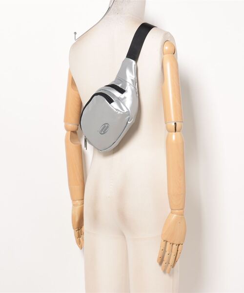 SPINNS(スピンズ)の「ロゴウエストポーチ サブバッグ(ボディバッグ/ウエストポーチ・メンズ・シルバー/ブラック・ONESIZE)」の6枚目の写真