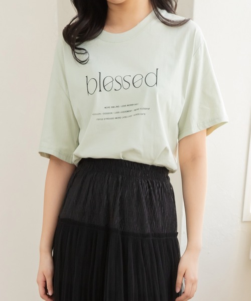 attiree(アティレー)の「blessedロゴプリントTシャツ(Tシャツ/カットソー・レディース・グレー/ホワイト/ピンク/グリーン・FREE)」の13枚目の写真