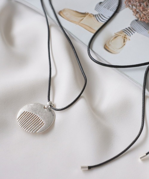 antiqua（アンティカ）の「コームデザインネックレス（ネックレス・レディース・シルバー・FREE）」の2枚目の写真