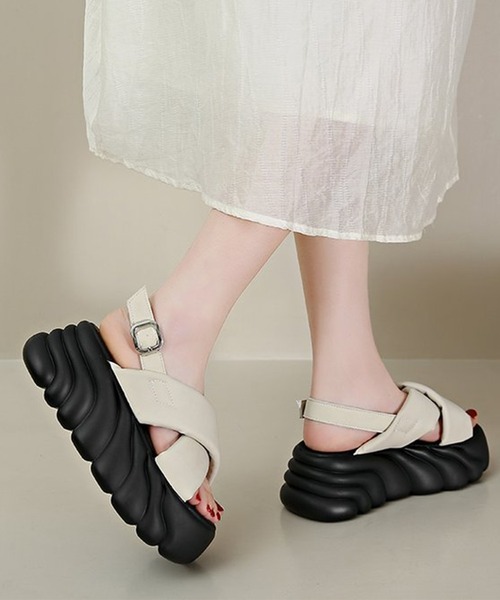 Lace Ladies(レースレディース)の「クロス バンド 厚底 ストラップ サンダル(サンダル・レディース・アイボリー/ブラック・23.5/24.5/22.5/24/23)」の1枚目の写真