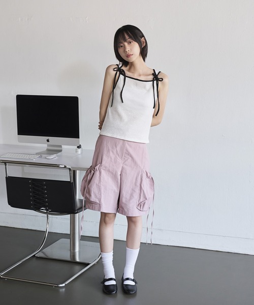 UNE MANSION(ユヌマンション)の「ユニークバルーンポケットカーゴミディアム丈ナイロンショートパンツ(カーゴパンツ・レディース・ブラック/アイボリー/ピンク・FREE)」の20枚目の写真