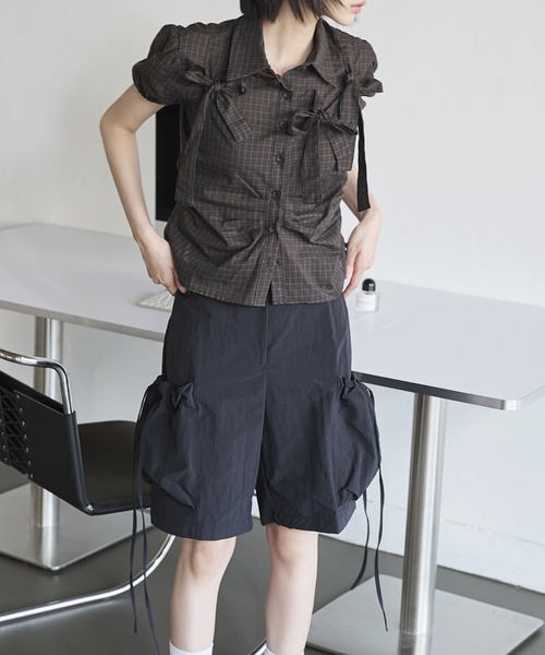 UNE MANSION(ユヌマンション)の「ユニークバルーンポケットカーゴミディアム丈ナイロンショートパンツ(カーゴパンツ・レディース・ブラック/アイボリー/ピンク・FREE)」の16枚目の写真