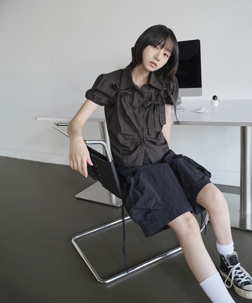 UNE MANSION(ユヌマンション)の「ユニークバルーンポケットカーゴミディアム丈ナイロンショートパンツ(カーゴパンツ・レディース・ブラック/アイボリー/ピンク・FREE)」の17枚目の写真