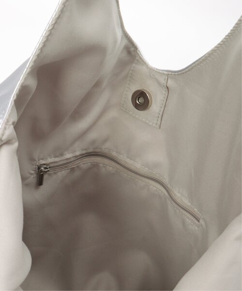 VENCEEXCHANGE（ヴァンスエクスチェンジ）の「合皮VカットA4トートバッグ（トートバッグ・レディース・オフホワイト/シルバー/ブラック/チャコール・FREE）」の15枚目の写真