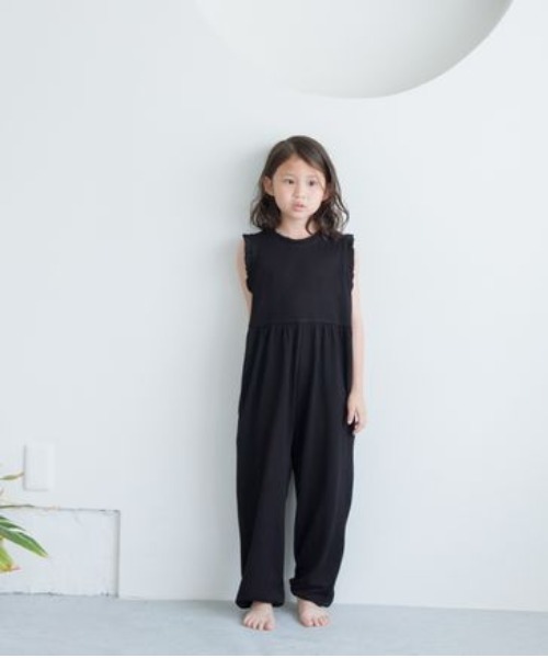 LOWRYS FARM(ローリーズファーム)の「カットフリルサロペット 135125(サロペット/オーバーオール・キッズ・チャコールグレー/ブラック・150cm/140cm/130cm/120cm/110cm)」の14枚目の写真