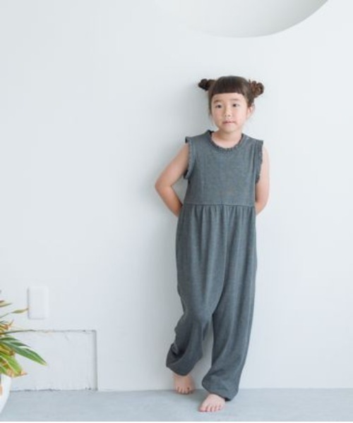 LOWRYS FARM(ローリーズファーム)の「カットフリルサロペット 135125(サロペット/オーバーオール・キッズ・チャコールグレー/ブラック・150cm/140cm/130cm/120cm/110cm)」の21枚目の写真