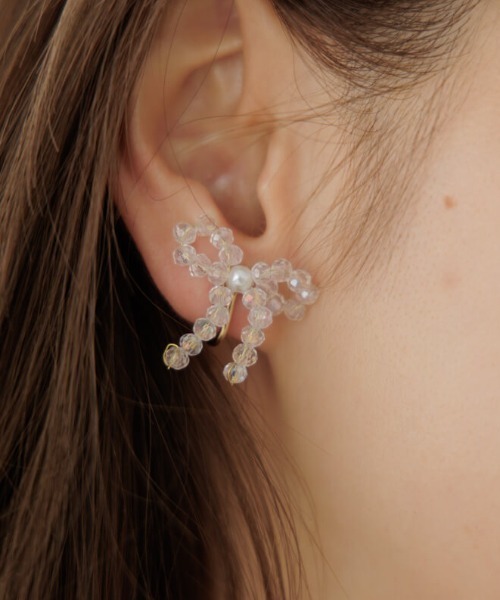 flower（フラワー）の「タイニービーズリボンイヤリング（イヤリング・レディース・ピンク/クリア・FREE）」の2枚目の写真