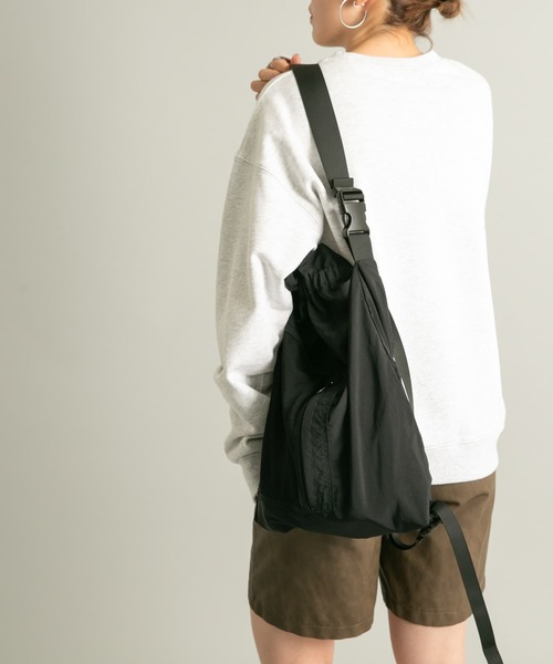 KBF（ケイビーエフ）の「マルチWAYナイロンBAG（ショルダーバッグ・レディース・アイボリー/ブラック・ONE）」の6枚目の写真