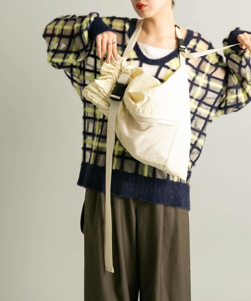 KBF（ケイビーエフ）の「マルチWAYナイロンBAG（ショルダーバッグ・レディース・アイボリー/ブラック・ONE）」の10枚目の写真