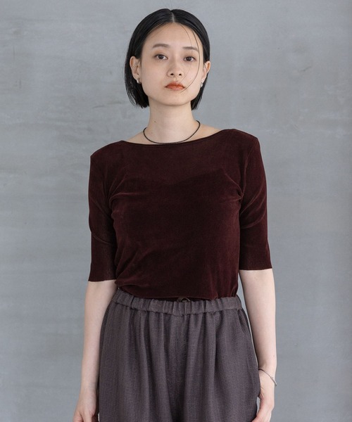 A part by（アパートバイ）の「ベロアプルオーバー_5分袖（Tシャツ/カットソー・レディース・ブラック/ライトグレー/ブルー/ボルドー・FREE）」の2枚目の写真