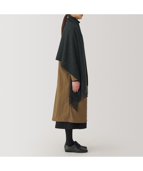 無印良品(ムジルシリョウヒン)の「ウール ひざ掛けにもなる 大判ストール(ストール/ショール・レディース・グレー系/ライトベージュ/チャコールグレー/レッド・FREE)」の21枚目の写真