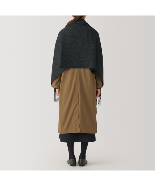 無印良品(ムジルシリョウヒン)の「ウール ひざ掛けにもなる 大判ストール(ストール/ショール・レディース・グレー系/ライトベージュ/チャコールグレー/レッド・FREE)」の22枚目の写真