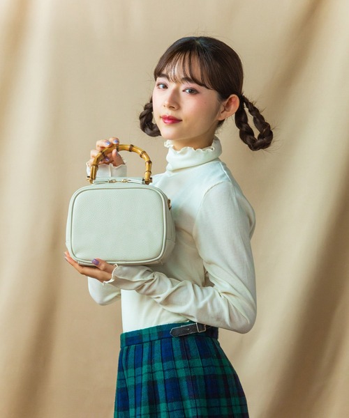 ACCOMMODE（アコモデ）の「バンブーハンドルミニボストンバッグ（ボストンバッグ・レディース・マスタード/ブラック/アイボリー・FREE）」の22枚目の写真
