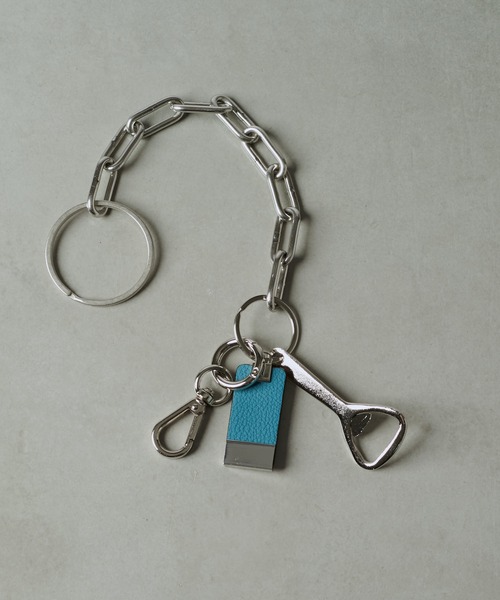 CRISTY POLICE CHAIN CHARM DIPLO FJORD（ブローチ/コサージュ）｜ITTI