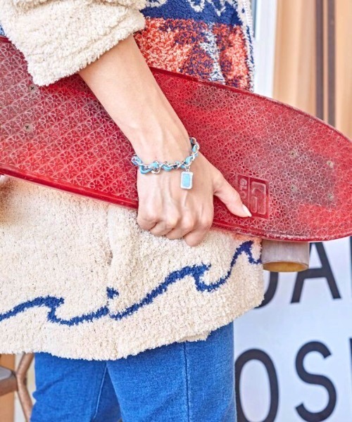 Kahiko（カヒコ）の「【Kahiko】オルオルタグブレスレット（ブレスレット・レディース・ベージュ/ブルー・FREE）」の4枚目の写真