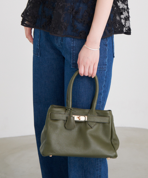 IENA（イエナ）の「AULENTTI/オウレンティ ベルト付きレザー MIDI BAG