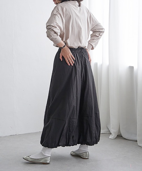 VENCEEXCHANGE（ヴァンスエクスチェンジ）の「ナイロンバルーンスカート（スカート・レディース・ブラック/ベージュ/チャコール・FREE）」の19枚目の写真