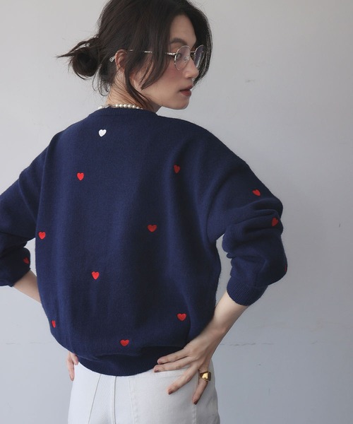 ami 青 ニットセーター ハート刺繍 aimoha｜HOOK/(U)【HOOK】「溶けたハート」刺繍ボーダーニット