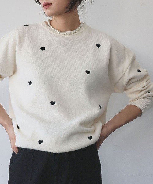 ELFRANK（エルフランク）の「《新色追加》ハート刺繍 ニット プルオーバー 冬《着用動画あり》（ニット/セーター・レディース・ブラック/グレー/オフホワイト/レッド/ネイビー・FREE/M/L）」の18枚目の写真