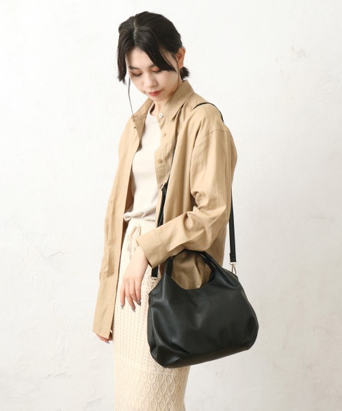 and it_（アンドイット）の「コロンプチショルダー（ショルダーバッグ・レディース・ブラック/アイボリー/グレイッシュベージュ/ダークブラウン/シルバー・FREE）」の6枚目の写真