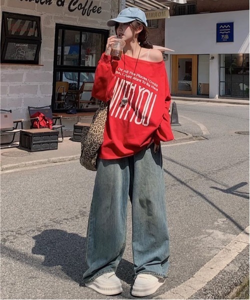 gossip！ロサンゼルス（ゴシップロサンゼルス）の「前後2WAYオーバー サイズオフショルダーグラフィックプリントシンプルカジュアルトップス（Tシャツ/カットソー・レディース・グレー/レッド・FREE/L）」の21枚目の写真