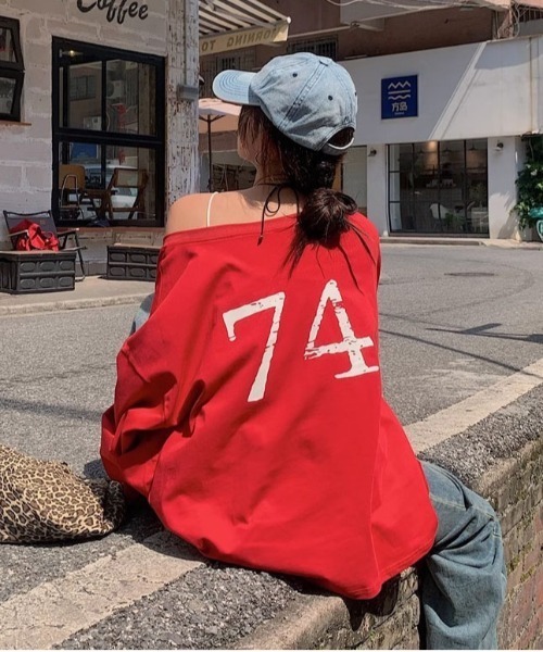 gossip！ロサンゼルス（ゴシップロサンゼルス）の「前後2WAYオーバー サイズオフショルダーグラフィックプリントシンプルカジュアルトップス（Tシャツ/カットソー・レディース・グレー/レッド・FREE/L）」の22枚目の写真