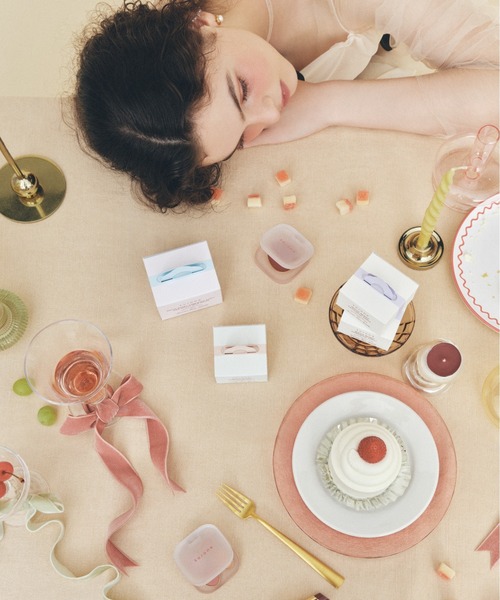 to/one（トーン）の「【販売終了】to/one / ペタル フロート リップ＆チーク＜限定品全2色＞（チーク・レディース・EX02 Love at First Bite/EX01 Red Velvet Cake・FREE）」の11枚目の写真