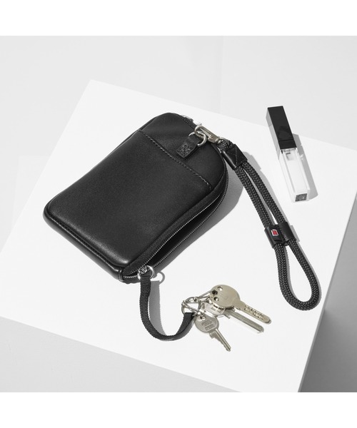 「ARTISAN＆ARTIST」アーバン・リュクス/パスポートも入れられるマルチポーチ（ポーチ）｜ARTISAN&ARTIST（アルティザンアンドアーティスト）