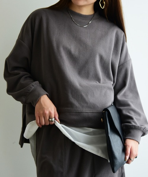 and it_(アンドイット)の「カットコーデュロイゆるプルオーバー(Tシャツ/カットソー・レディース・ダークグレー/グレイッシュベージュ/ブラック・M/L)」の7枚目の写真