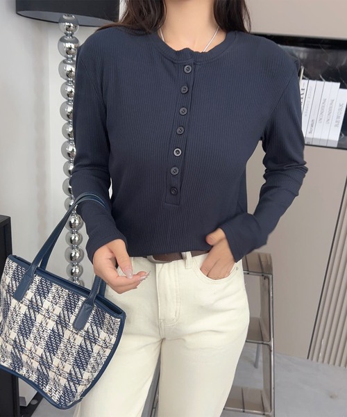 aimoha(アイモハ)の「ヘンリーネックリブトップス(Tシャツ/カットソー・レディース・ネイビー/ベージュ/ワインレッド/ホワイト/ブラック/グレー・FREE)」の5枚目の写真